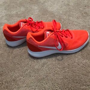 Nike Revolution 3 running shoes
